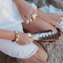 Load image into Gallery viewer, Golden Bracelet Fashion World