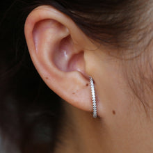 Load image into Gallery viewer, Simple Ear Cuff Bar