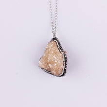 Load image into Gallery viewer, Druzy Quartz Necklace