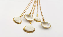 Load image into Gallery viewer, Gold Dipped Scallop Shells