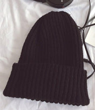 Load image into Gallery viewer, Queens Knitted Hat for kids children&#39;s fashion